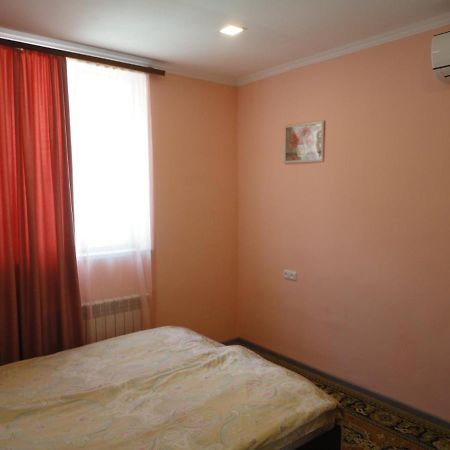 Like Home Guesthouse & Tours Jerevan Eksteriør bilde