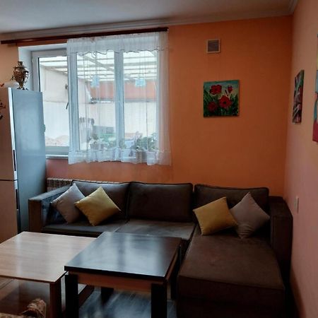 Like Home Guesthouse & Tours Jerevan Eksteriør bilde