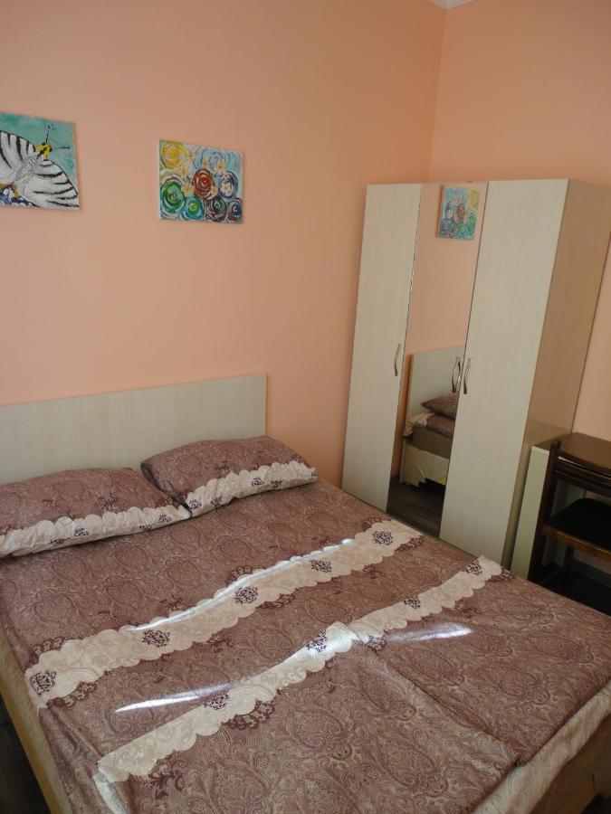 Like Home Guesthouse & Tours Jerevan Eksteriør bilde