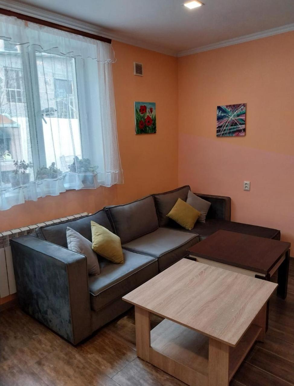 Like Home Guesthouse & Tours Jerevan Eksteriør bilde